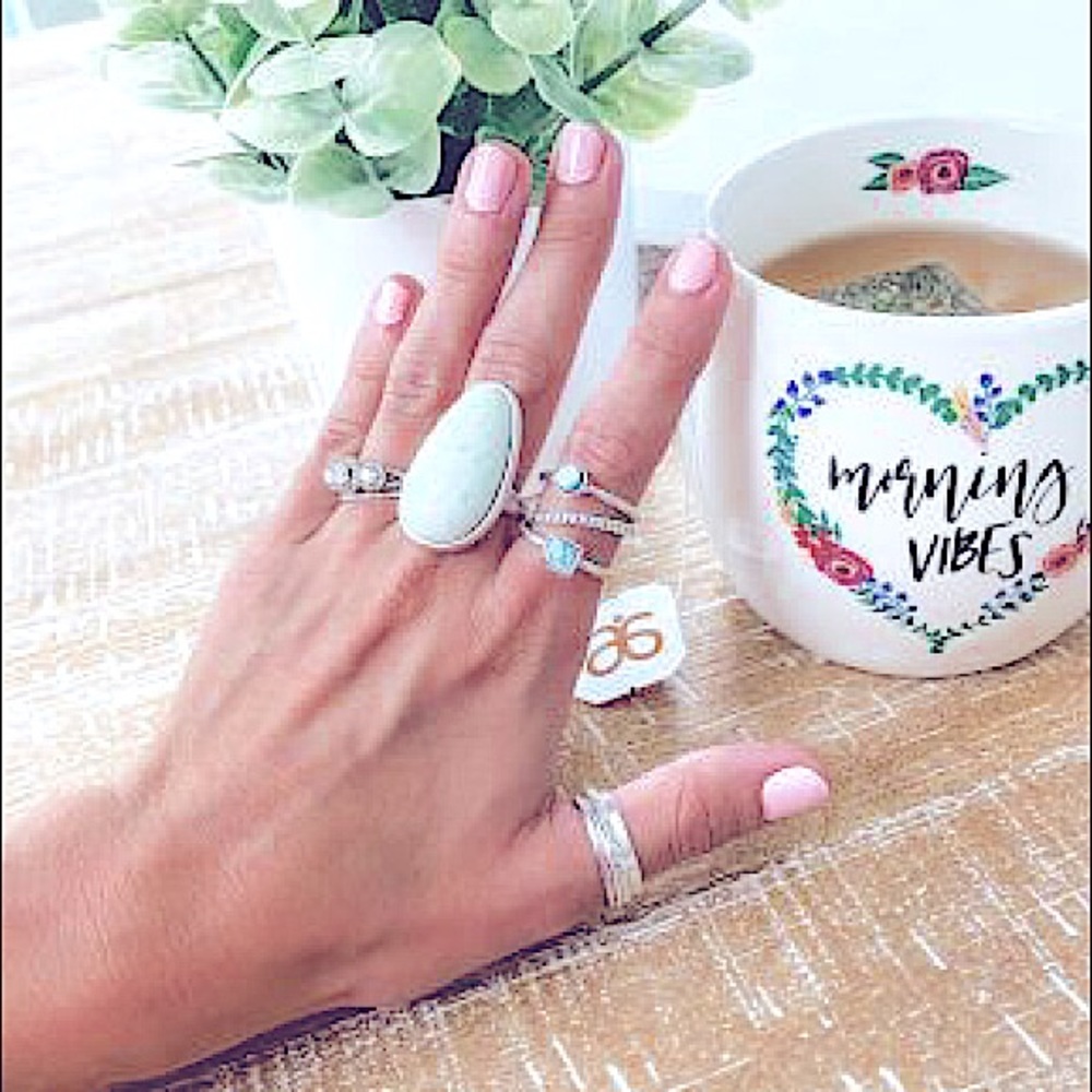 ✨HP✨🆕 »—» BoHeMiAN »—»bÖhÖ Statement Making Oval SemiPrecious Stone Silver Ring